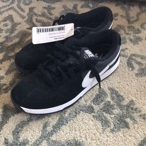 Women’s Nike golf shoe